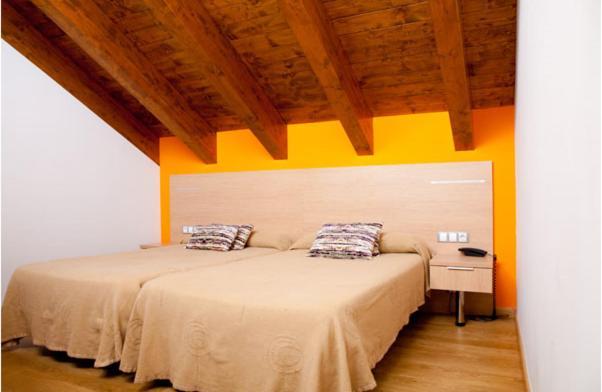 Apartahotel Castejon De Sos Ngoại thất bức ảnh